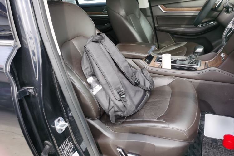Used Roewe RX8 2018 30T Smart Connectivity Two-Wheel Drive Flagship Edition Right Front Seat