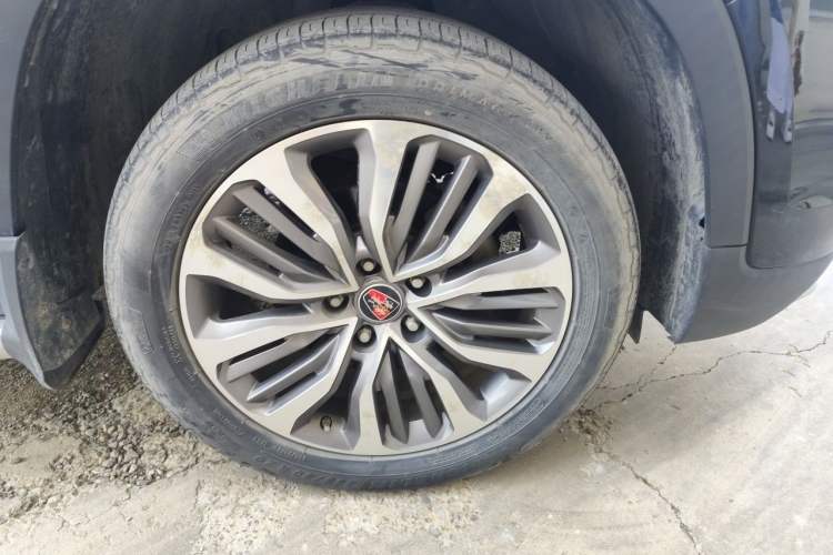Used Roewe RX8 2018 30T Smart Connectivity All-Wheel Drive Supreme Edition Right Front Wheel Hub