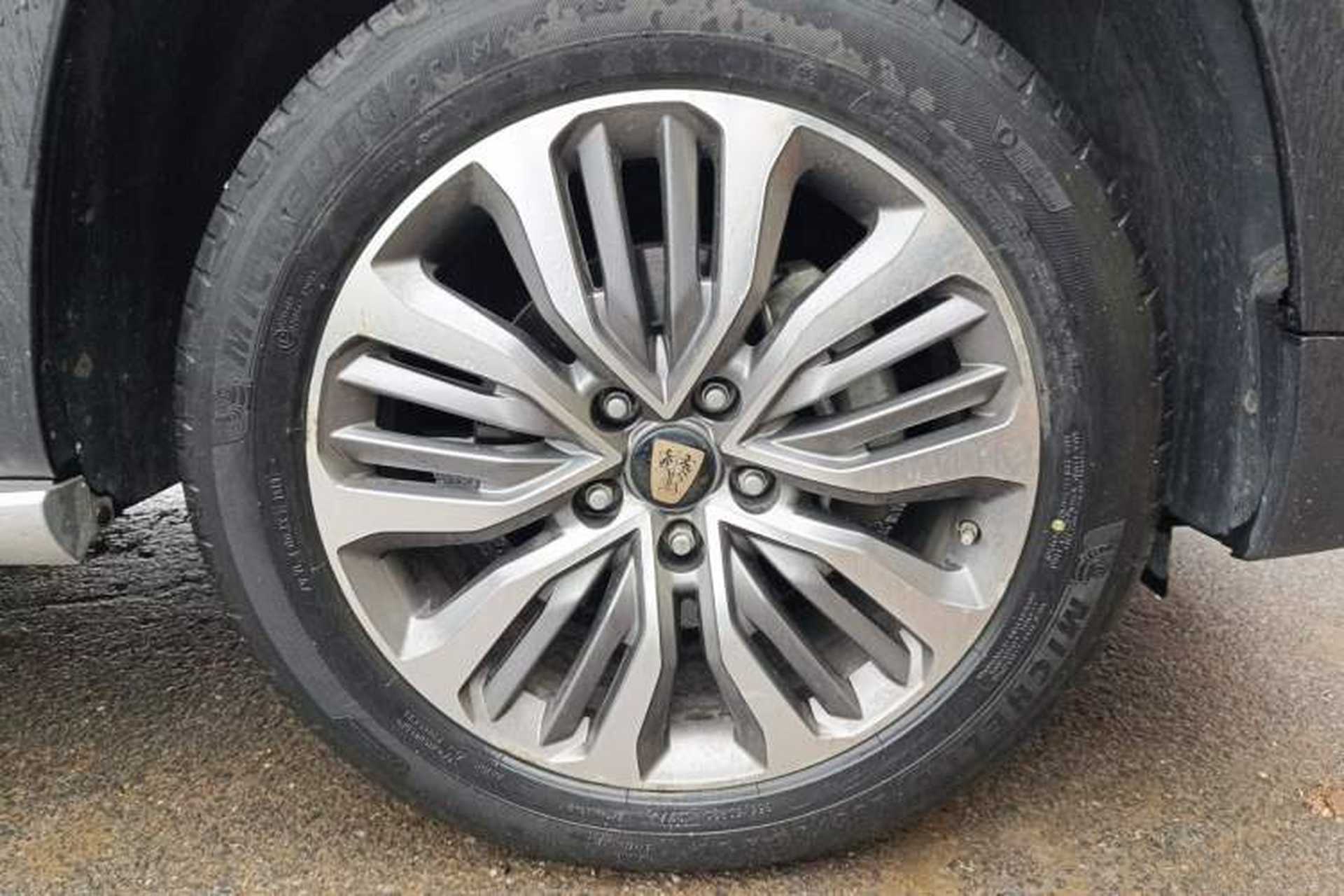 Used Roewe RX8 2018 30T Four-Wheel Drive Player's Customized Interstellar Journey Edition Right Front Wheel Hub