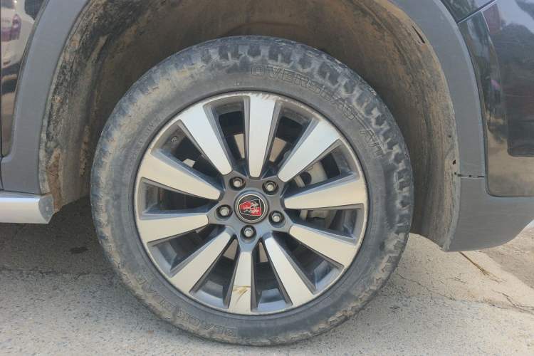 Used Roewe RX8 2018 30T Smart Connectivity Two-Wheel Drive Flagship Edition Right Front Wheel Hub