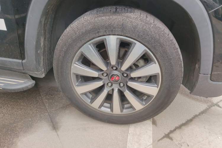 Used Roewe RX8 2018 30T Two-Wheel Drive Flagship Edition Right Front Wheel Hub