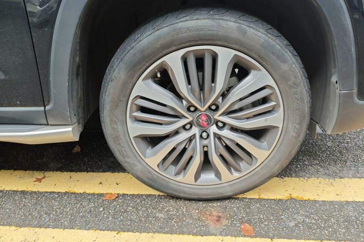 Used Roewe RX8 2018 30T Smart Connectivity All-Wheel Drive Supreme Edition Right Front Wheel Hub