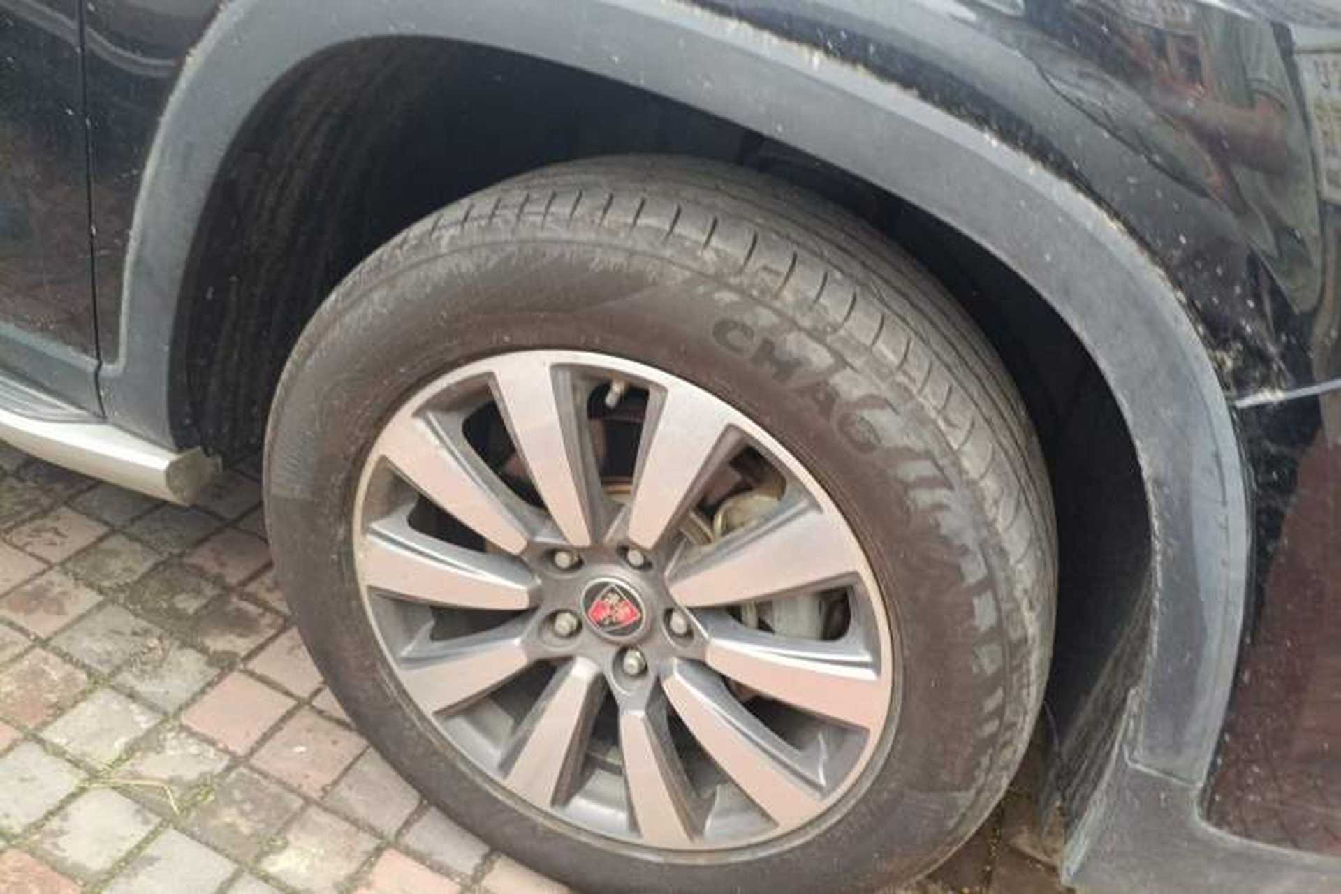 Used Roewe RX8 2018 30T Smart Connectivity Four-Wheel Drive Flagship Edition Right Front Wheel Hub