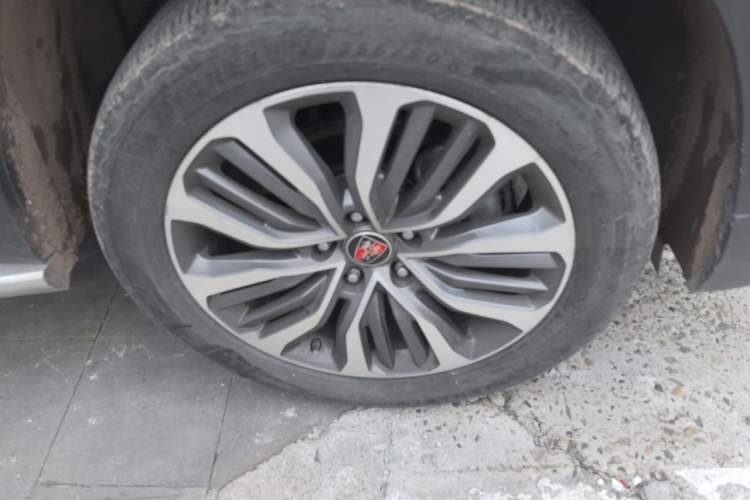 Used Roewe RX8 2018 30T Smart Connectivity All-Wheel Drive Supreme Edition Right Front Wheel Hub