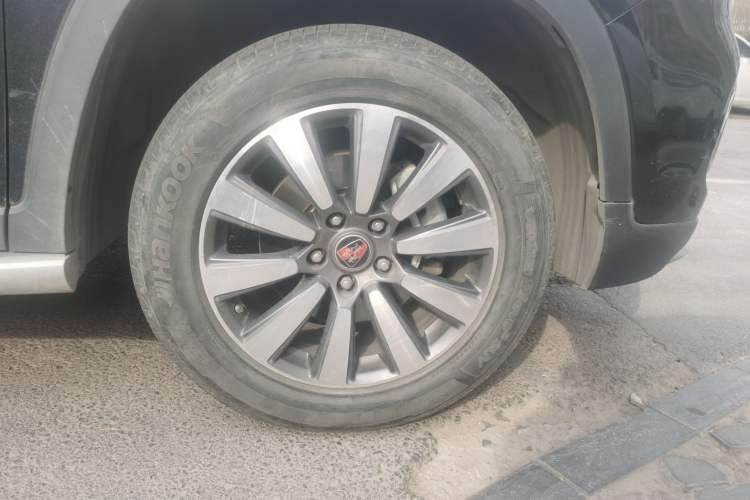 Used Roewe RX8 2018 30T Smart Connectivity Two-Wheel Drive Flagship Edition Right Front Wheel Hub