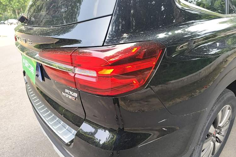 Used Roewe RX8 2018 30T Smart Connectivity Four-Wheel Drive Flagship Edition Right Rear Taillight