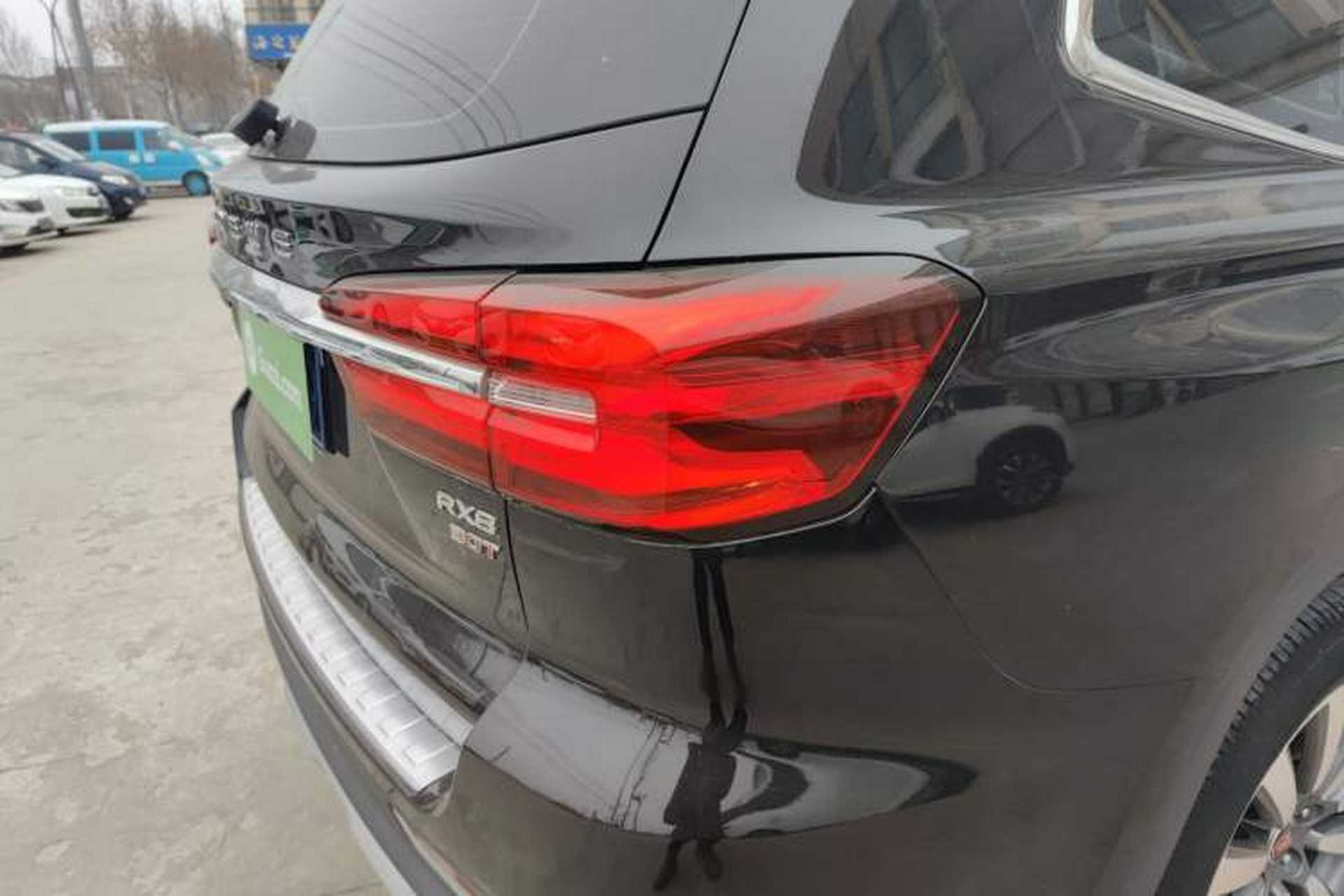 Used Roewe RX8 2018 30T Smart Connectivity Two-Wheel Drive Flagship Edition Right Rear Taillight