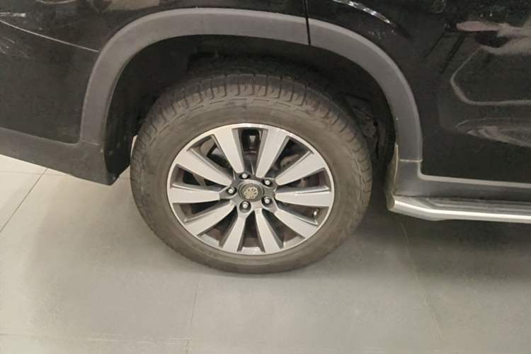 Used Roewe RX8 2018 30T Smart Connectivity Two-Wheel Drive Flagship Edition Right Rear Wheel Hub