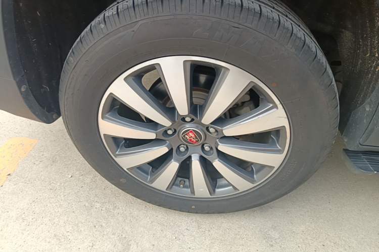 Used Roewe RX8 2018 30T Two-Wheel Drive Flagship Edition Right Rear Wheel Hub