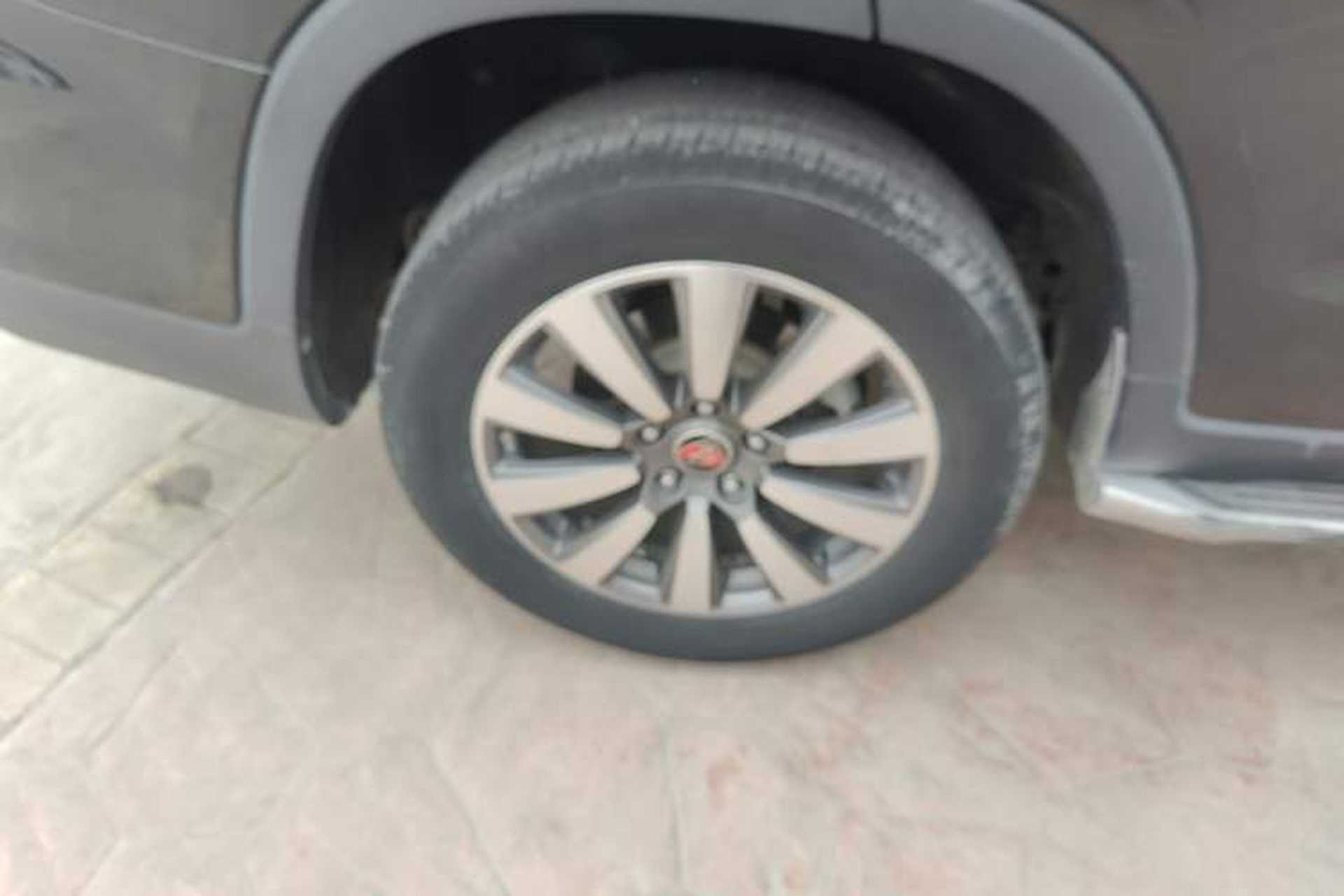 Used Roewe RX8 2018 30T Smart Connectivity Two-Wheel Drive Flagship Edition Right Rear Wheel Hub
