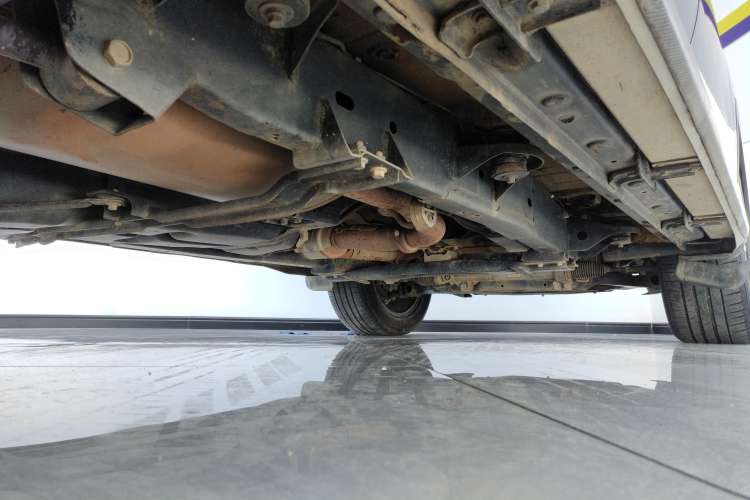 Used Roewe RX8 2018 30T Smart Connectivity Two-Wheel Drive Flagship Edition Right Side Sill