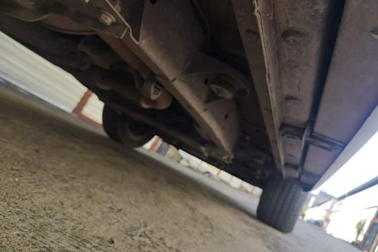 Used Roewe RX8 2018 30T Smart Connectivity Two-Wheel Drive Flagship Edition Right Side Sill