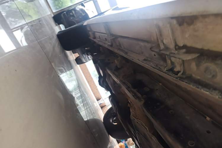 Used Roewe RX8 2018 30T Smart Connectivity All-Wheel Drive Supreme Edition Right Side Sill