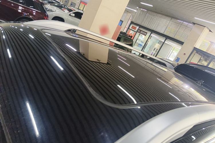 Used Roewe RX8 2018 30T Smart Connectivity Two-Wheel Drive Flagship Edition Roof