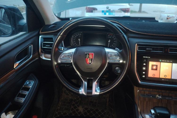 Used Roewe RX8 2018 30T Smart Connectivity Two-Wheel Drive Flagship Edition Steering Wheel