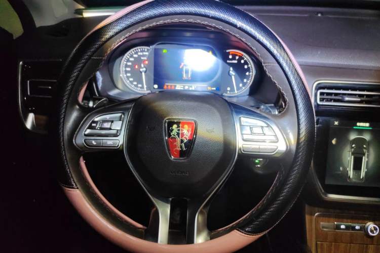 Used Roewe RX8 2018 30T Smart Connectivity Four-Wheel Drive Flagship Edition Steering Wheel