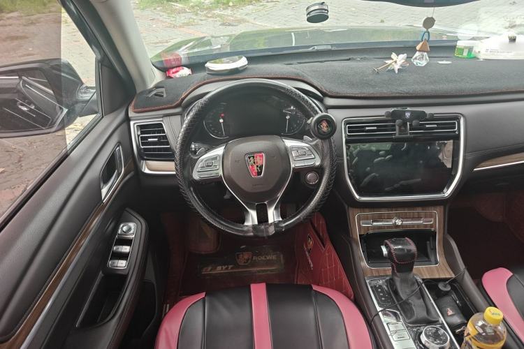 Used Roewe RX8 2018 30T Smart Connectivity All-Wheel Drive Supreme Edition Steering Wheel