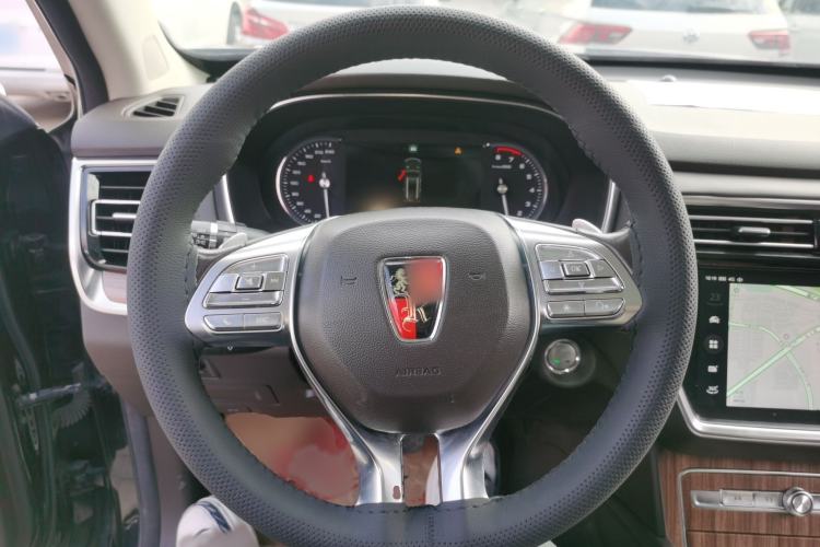 Used Roewe RX8 2018 30T Smart Connectivity Two-Wheel Drive Flagship Edition Steering Wheel