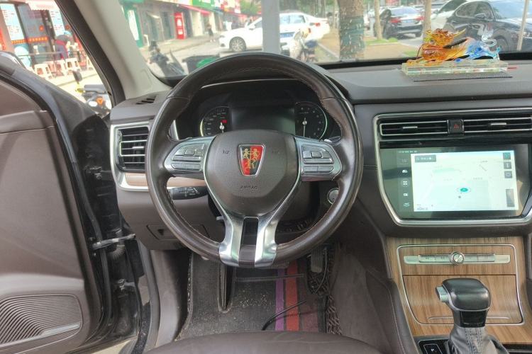 Used Roewe RX8 2018 30T Smart Connectivity Two-Wheel Drive Flagship Edition Steering Wheel