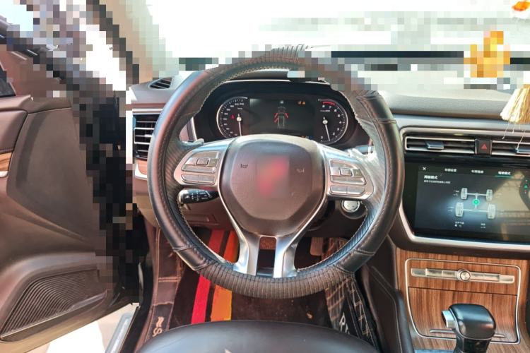 Used Roewe RX8 2018 30T Smart Connectivity All-Wheel Drive Supreme Edition Steering Wheel