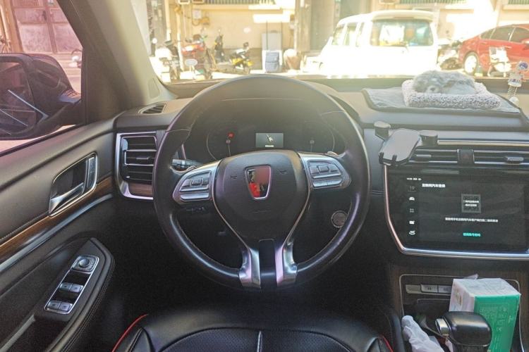 Used Roewe RX8 2018 30T Smart Connectivity Two-Wheel Drive Flagship Edition Steering Wheel