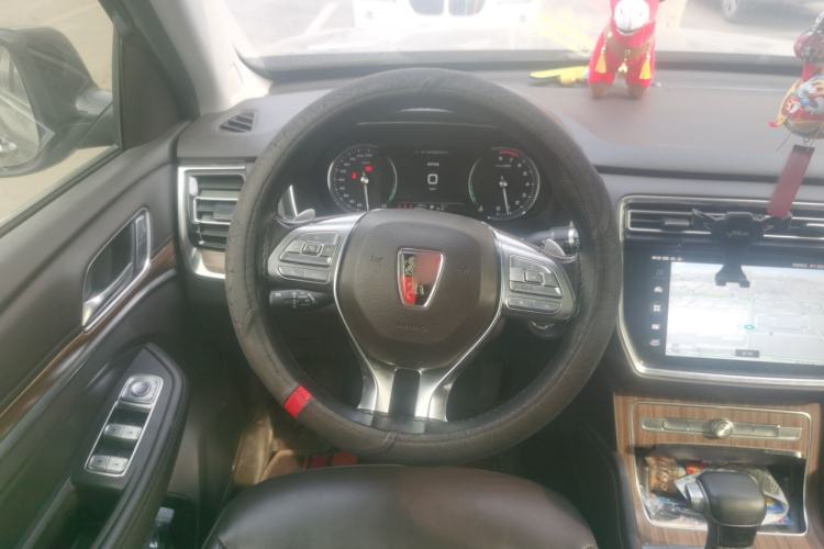 Used Roewe RX8 2018 30T Smart Connectivity Two-Wheel Drive Flagship Edition Steering Wheel