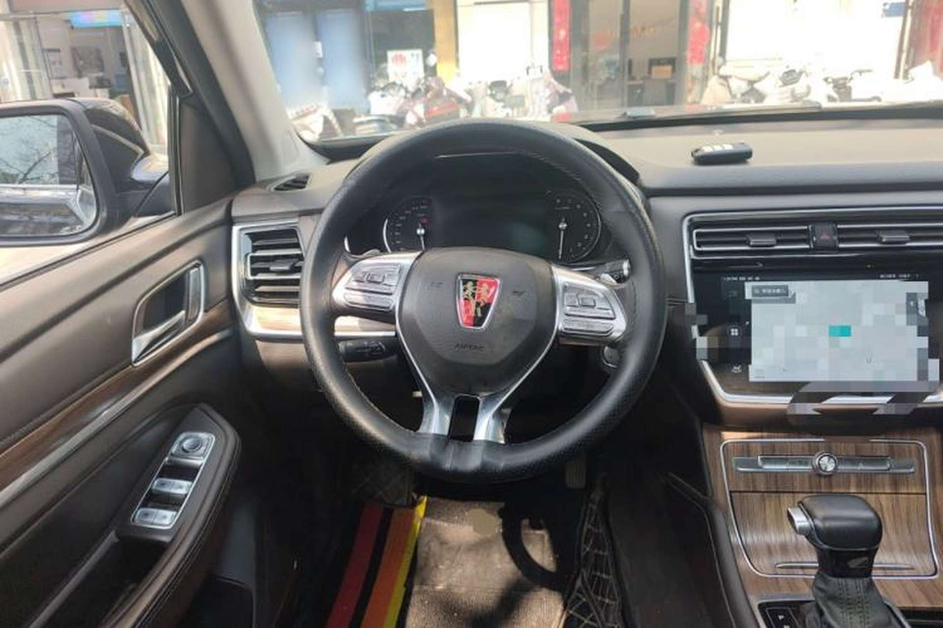 Used Roewe RX8 2018 30T Smart Connectivity Two-Wheel Drive Flagship Edition Steering Wheel