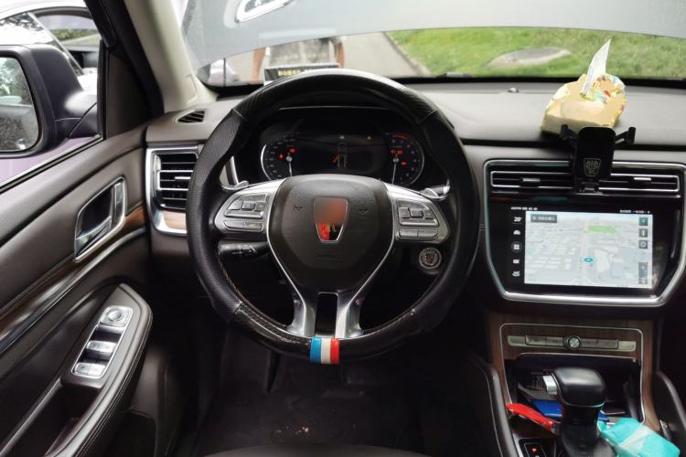 Used Roewe RX8 2018 30T Smart Connectivity Two-Wheel Drive Flagship Edition Steering Wheel