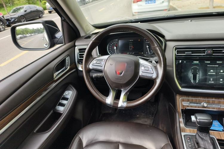 Used Roewe RX8 2018 30T Smart Connectivity Four-Wheel Drive Flagship Edition Steering Wheel