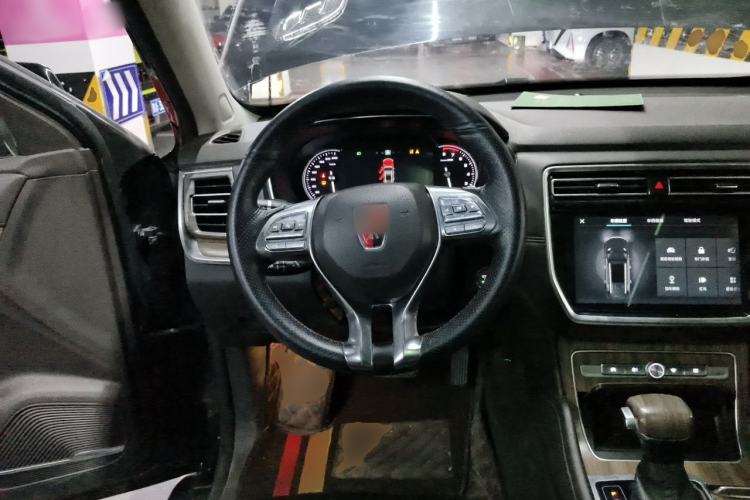 Used Roewe RX8 2018 30T Smart Connectivity All-Wheel Drive Supreme Edition Steering Wheel