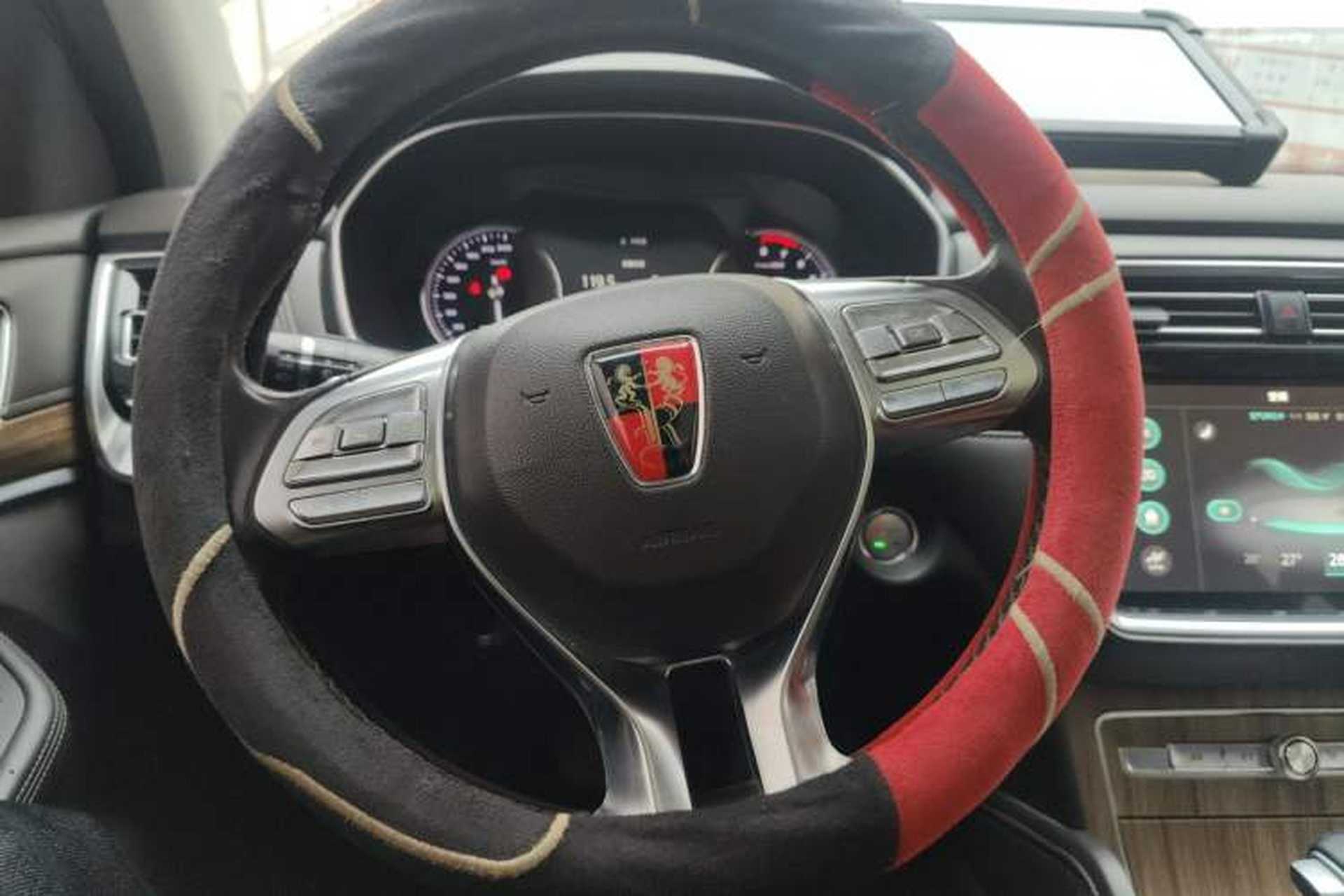Used Roewe RX8 2018 30T Smart Connectivity Two-Wheel Drive Flagship Edition Steering Wheel