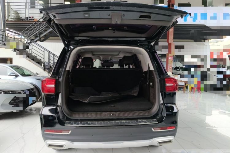 Used Roewe RX8 2018 30T Smart Connectivity Two-Wheel Drive Flagship Edition Trunk