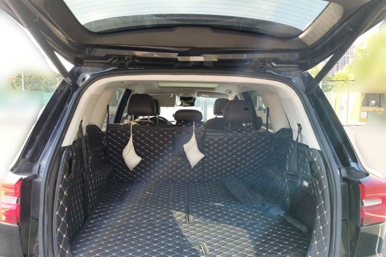 Used Roewe RX8 2018 30T Smart Connectivity Two-Wheel Drive Supreme Edition Trunk