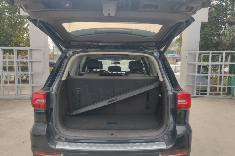 Used Roewe RX8 2018 30T Smart Connectivity Four-Wheel Drive Flagship Edition Trunk