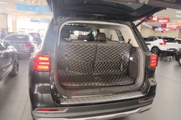 Used Roewe RX8 2018 30T Smart Connectivity Two-Wheel Drive Flagship Edition Trunk