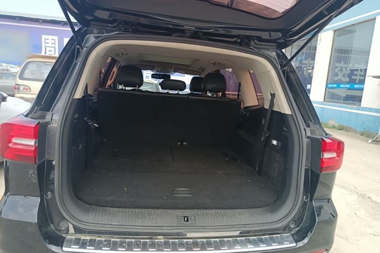 Used Roewe RX8 2018 30T Two-Wheel Drive Flagship Edition Trunk