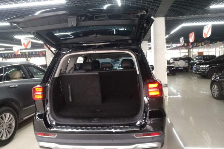 Used Roewe RX8 2018 30T Two-Wheel Drive Flagship Edition Trunk