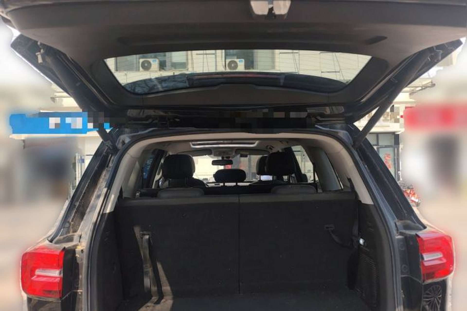 Used Roewe RX8 2018 30T Smart Connectivity Two-Wheel Drive Flagship Edition Trunk