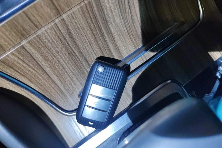 Used Roewe RX8 2018 30T Smart Connectivity Four-Wheel Drive Flagship Edition Vehicle Key