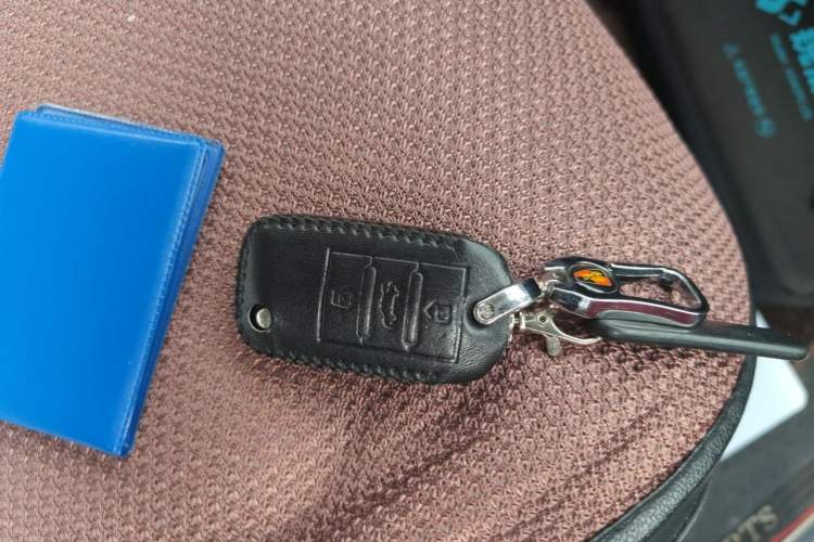 Used Roewe RX8 2018 30T Two-Wheel Drive Flagship Edition Vehicle Key