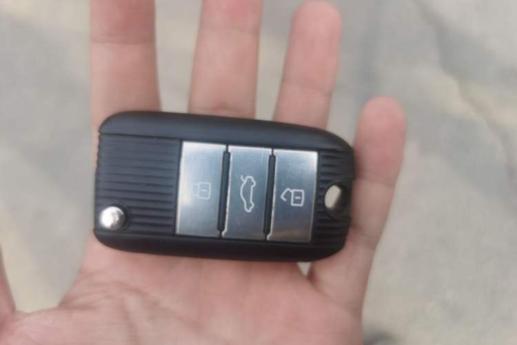 Used Roewe RX8 2018 30T Smart Connectivity Two-Wheel Drive Flagship Edition Vehicle Key