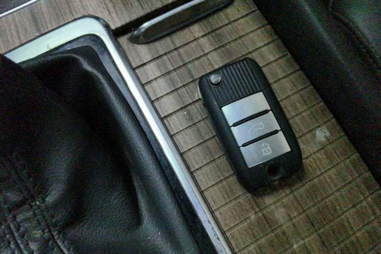 Used Roewe RX8 2018 30T Smart Connectivity All-Wheel Drive Supreme Edition Vehicle Key