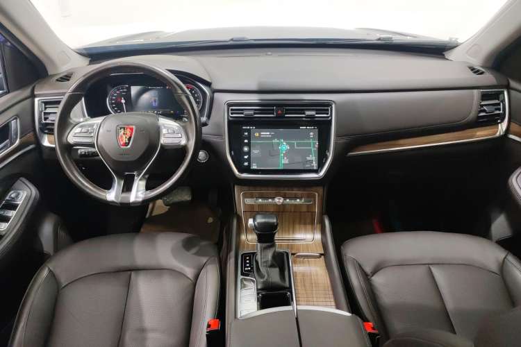 Used Roewe RX8 2018 30T Smart Connectivity Two-Wheel Drive Supreme Edition Center Console