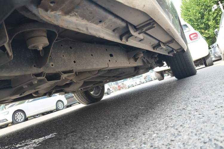 Used Roewe RX8 2018 30T Smart Connectivity Two-Wheel Drive Flagship Edition Chassis Front Left