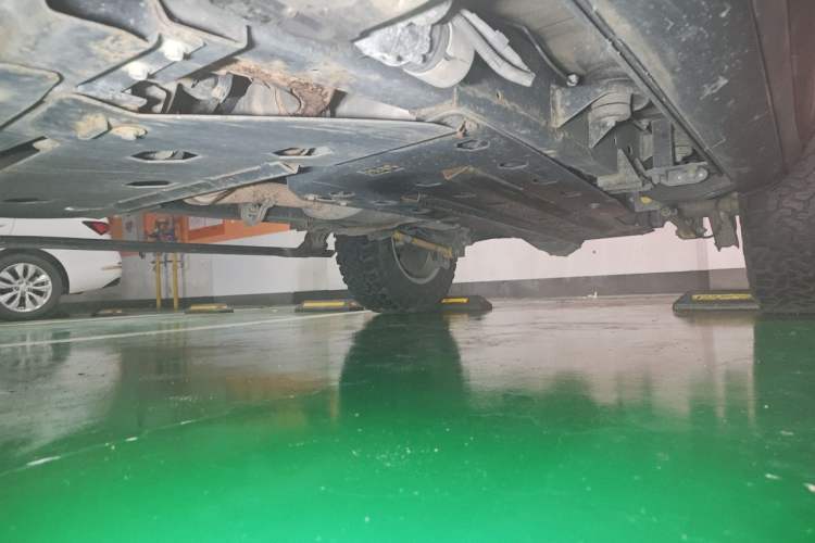 Used Roewe RX8 2018 30T Smart Connectivity All-Wheel Drive Supreme Edition Chassis Front Left