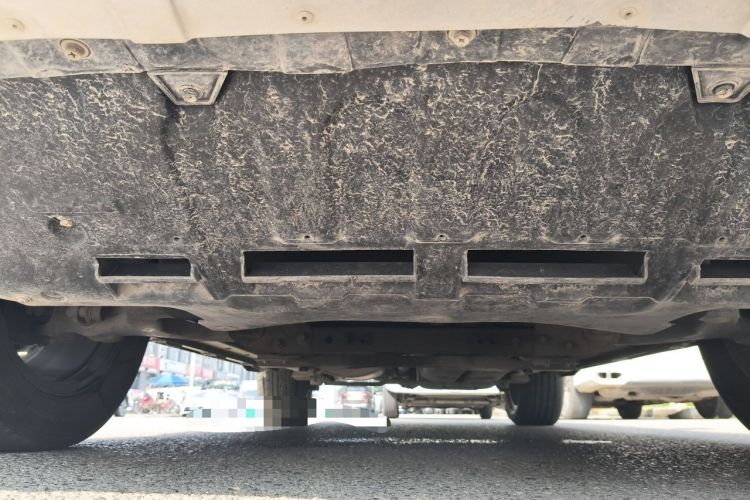 Used Roewe RX8 2018 30T Smart Connectivity Two-Wheel Drive Flagship Edition Chassis Front