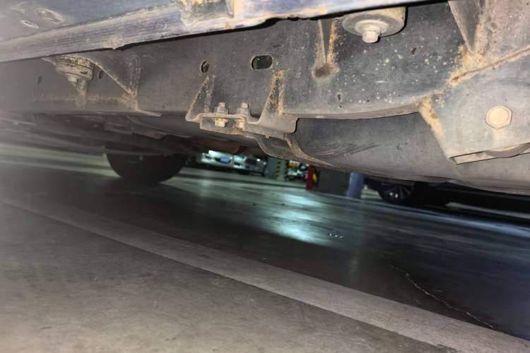 Used Roewe RX8 2018 30T Smart Connectivity Two-Wheel Drive Supreme Edition Chassis Rear Left