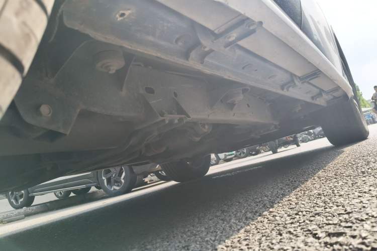 Used Roewe RX8 2018 30T Smart Connectivity Two-Wheel Drive Flagship Edition Chassis Rear Right