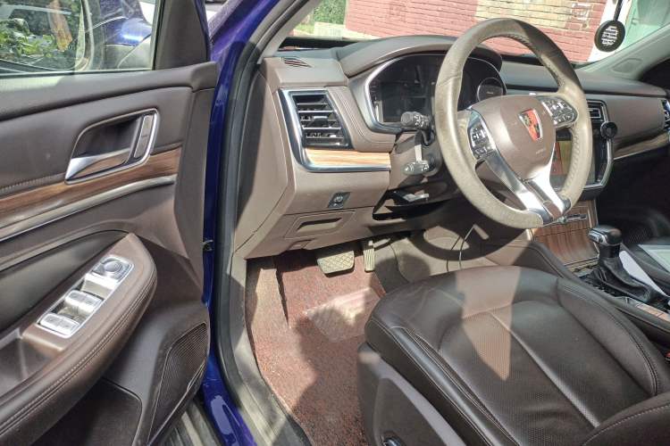 Used Roewe RX8 2018 30T Smart Connectivity Four-Wheel Drive Flagship Edition Driver Seat