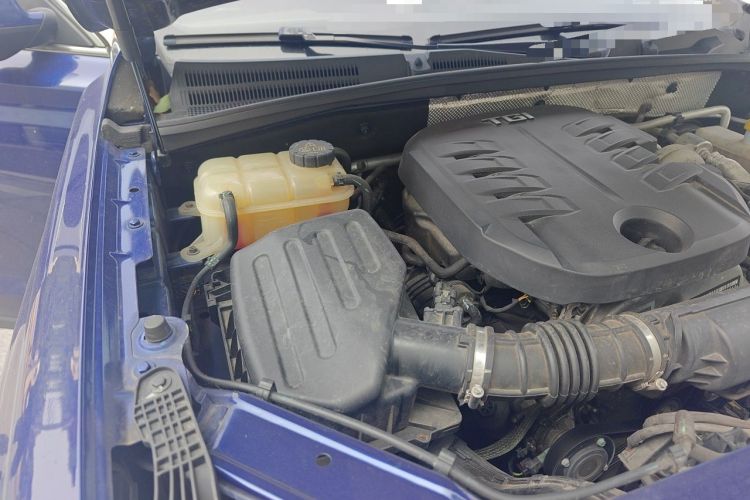 Used Roewe RX8 2018 30T Smart Connectivity Two-Wheel Drive Flagship Edition Engine Bay Right